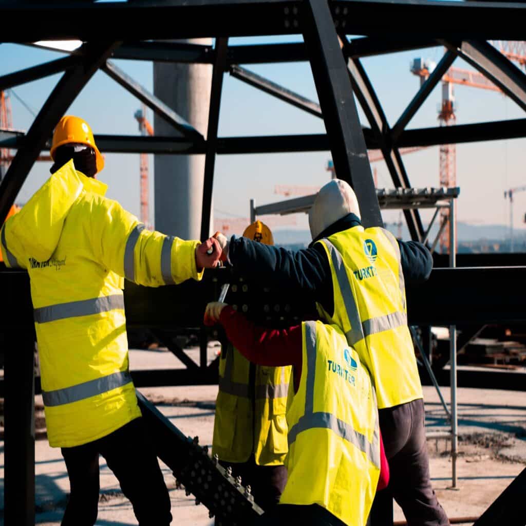 Gestione Interferenze in Cantiere: Bonifica e Smaltimento Agenti Chimici