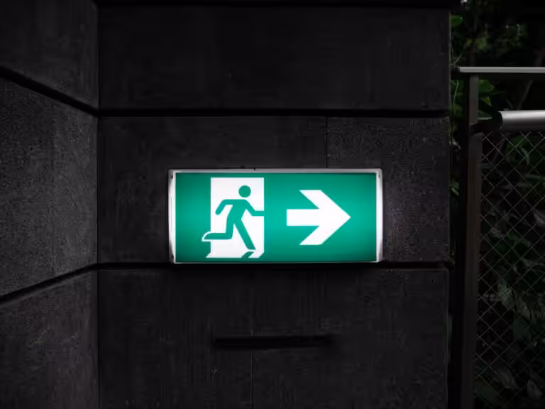 Segnaletica di uscita di emergenza: interventi di prevenzione per la riduzione del tasso INAIL OT23