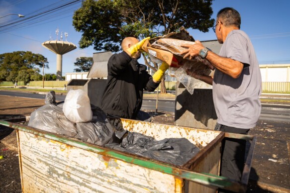 rischio asbestos removal workers